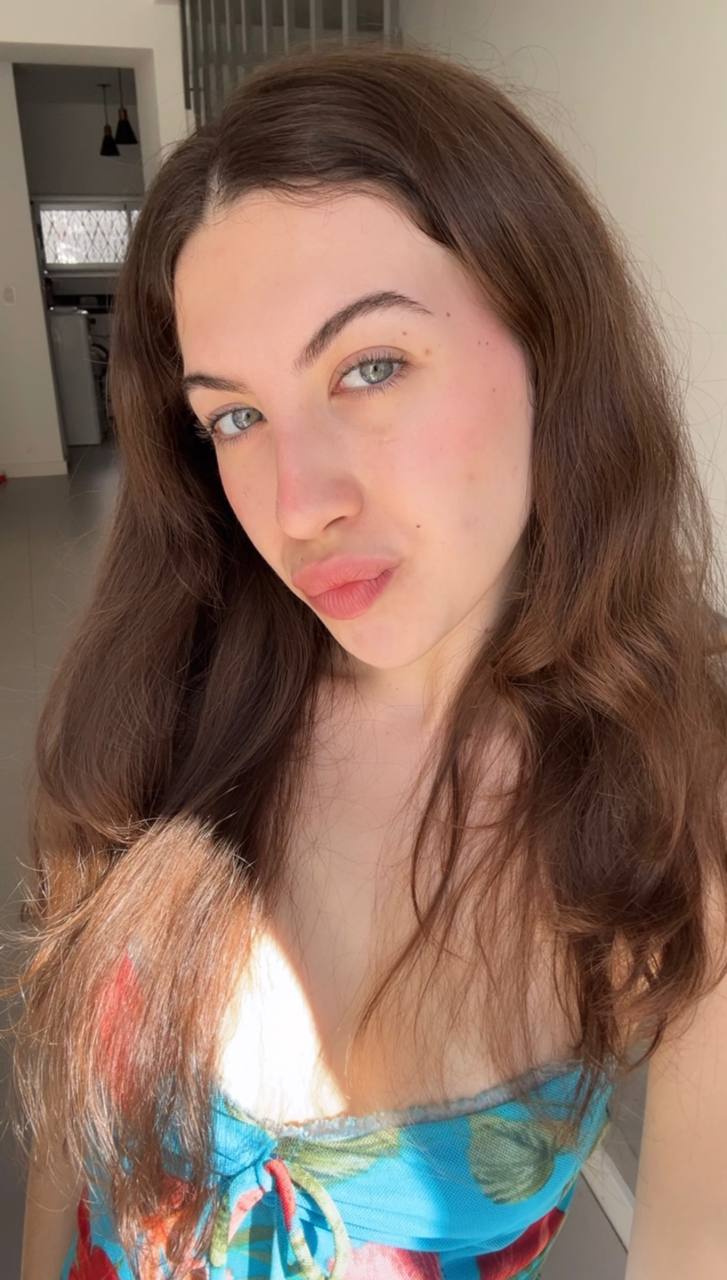 Nude girl Amber in Sapporo