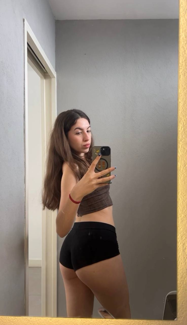 Amber in her underwear in Sapporo